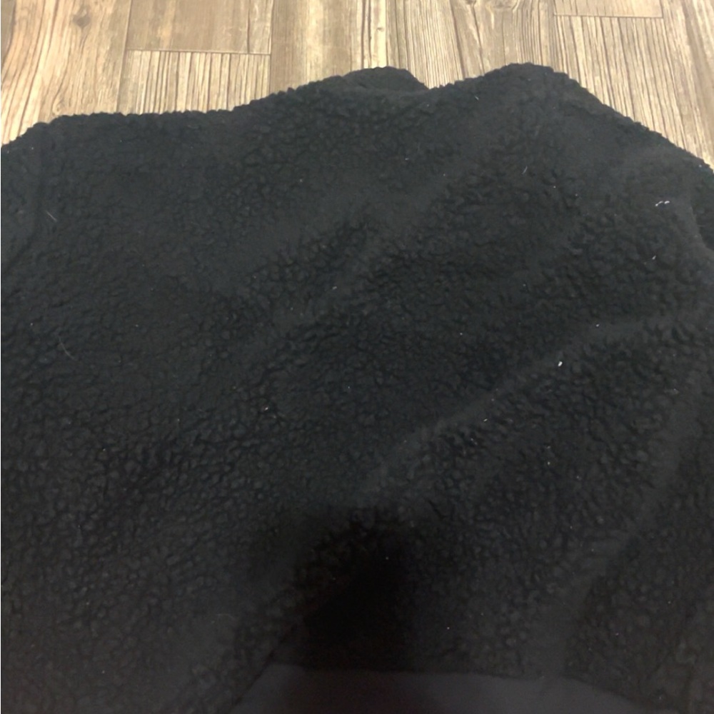 Black cozy jacket with fur
